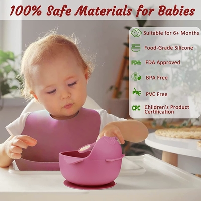 Bom preço. A louça lavável do silicone das meninas ajustou insípido reusável do babador do rosa on-line