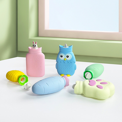 Bom preço. Saco de água quente de silicone com tampa removível para alívio da dor on-line