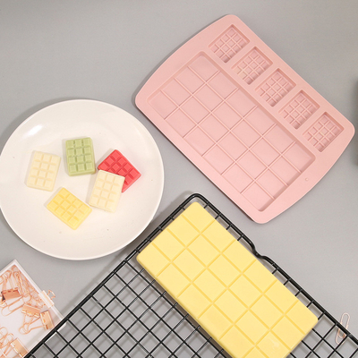 Bom preço. Molde de waffle de silicone rosa Molde de waffle de silicone suave Molde de muffin de silicone para bolo de waffle Chocolate on-line