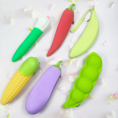 Bom preço. Caixa de lápis de silicone colorido Caixa de lápis à prova d'água Estética Ligeiro Bolsa de lápis portátil on-line