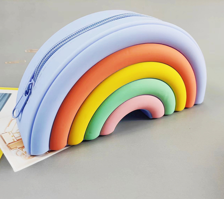 Bom preço. Rainbow Pop Shoulder Purse Fidget Toys Bag Sensorial Silicona Rainbow Clouds Mochila Para Meninas Pensilha Caixa Caneta Presentes Para Crianças on-line