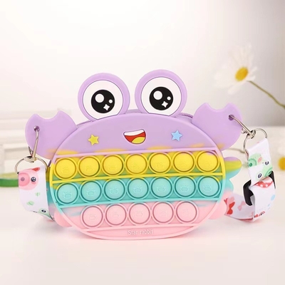 Bom preço. Acessórios coloridos de maquiagem de silicone Saco de brinquedos leve e bonito para crianças Saco de lápis Saco de armazenamento Saco de recipiente Saco de ombro Saco de mão on-line