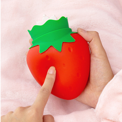 Bom preço. 1 litro Saco de água quente de silicone suave para o inverno Terapia de frio comprimido quente Alivio da dor de cabeça cólicas Artrite nas costas on-line