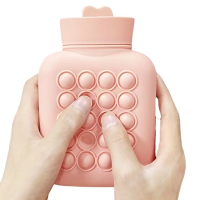 Bom preço. 1L garrafa de água quente para alívio da dor livre de BPA e material de silicone de qualidade alimentar on-line