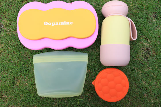 Bom preço. Caixa de lápis de silicone leve Porta lápis fácil de limpar Ideal para levar lápis lápis marcadores e pequenos acessórios on-line