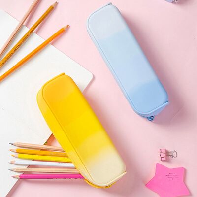 Bom preço. Caixa de lápis de silicone de 110g, silicone de grau alimentício, material leve, durável, estojo portátil para escritório, escola e viagens on-line